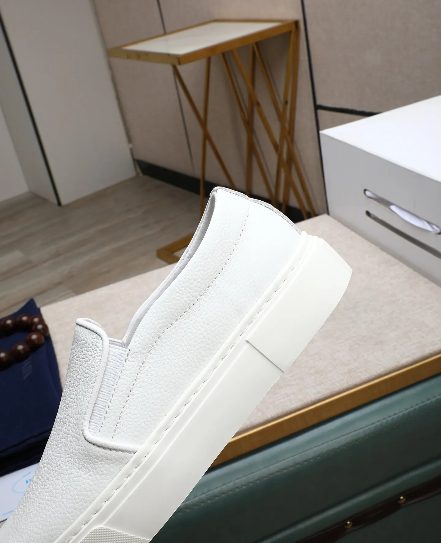 Men's men's shoes💰440🌹🌹[PRADA—Prada] latest model🙈original replica! 👟👟👟Available here. The workmanship is top-notch. The upper is made of Italian 🇮🇹Imported calfskin. ❗️Breathable genuine leather lining @Suitable for travel. The original version has an enlarged engraved sole, making it suitable for all kinds of travels, showing low-key luxury. Let quality speak for itself. Color: Size: 38-44